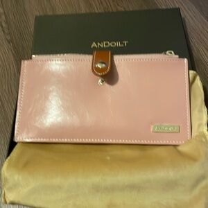 ANDOILT Women Genuine Leather Wallet NWT